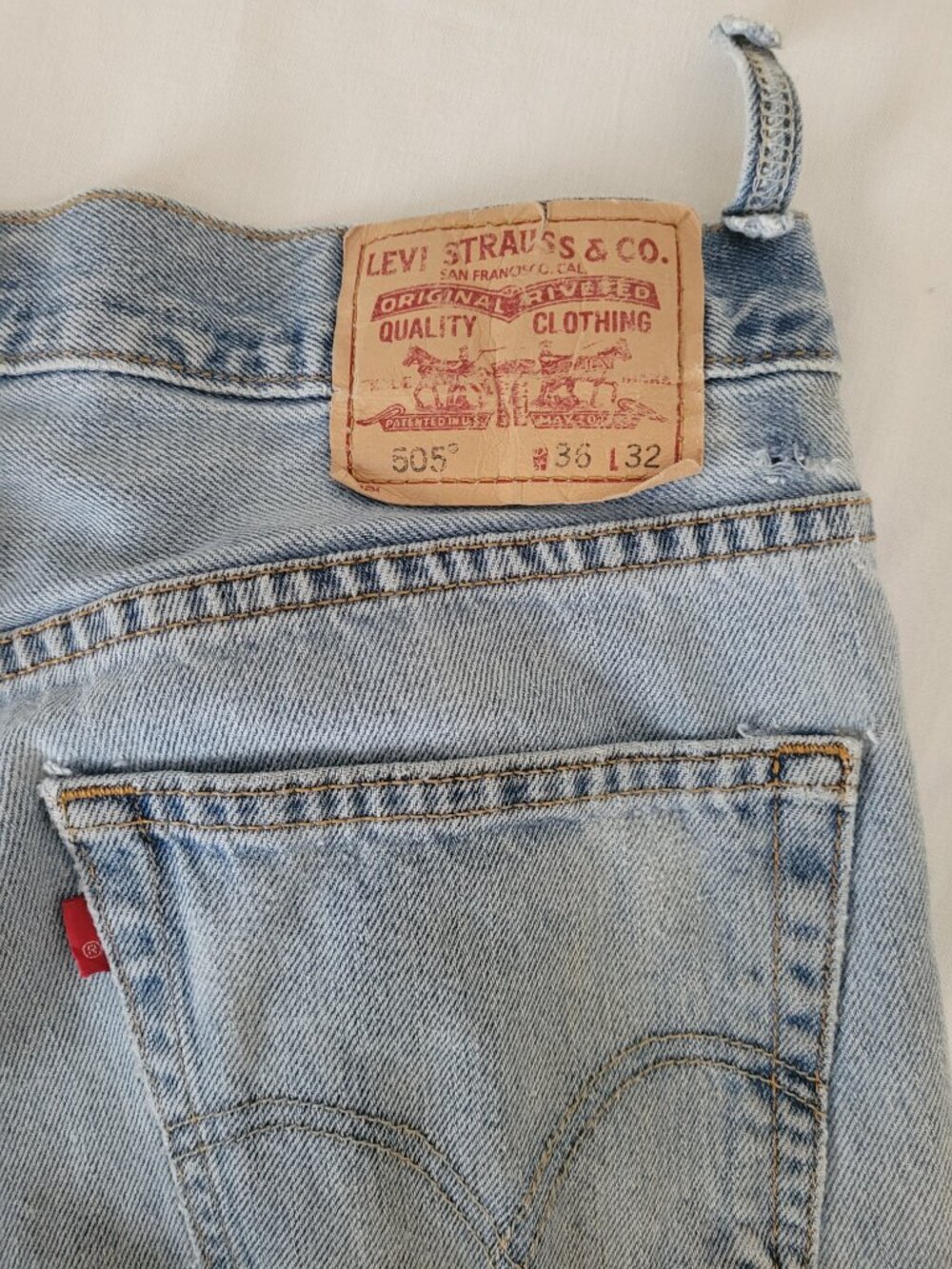 Levis 505 Jeans Regular Fit 36x32 Mens Worn - Picture 7 of 15